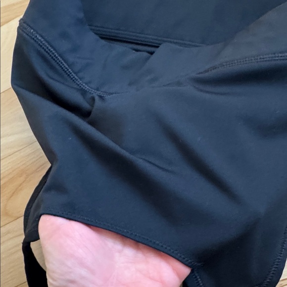 Nike Women's Black Racerback Sports Bra size Small S with phone pocket like new! - Picture 3 of 3